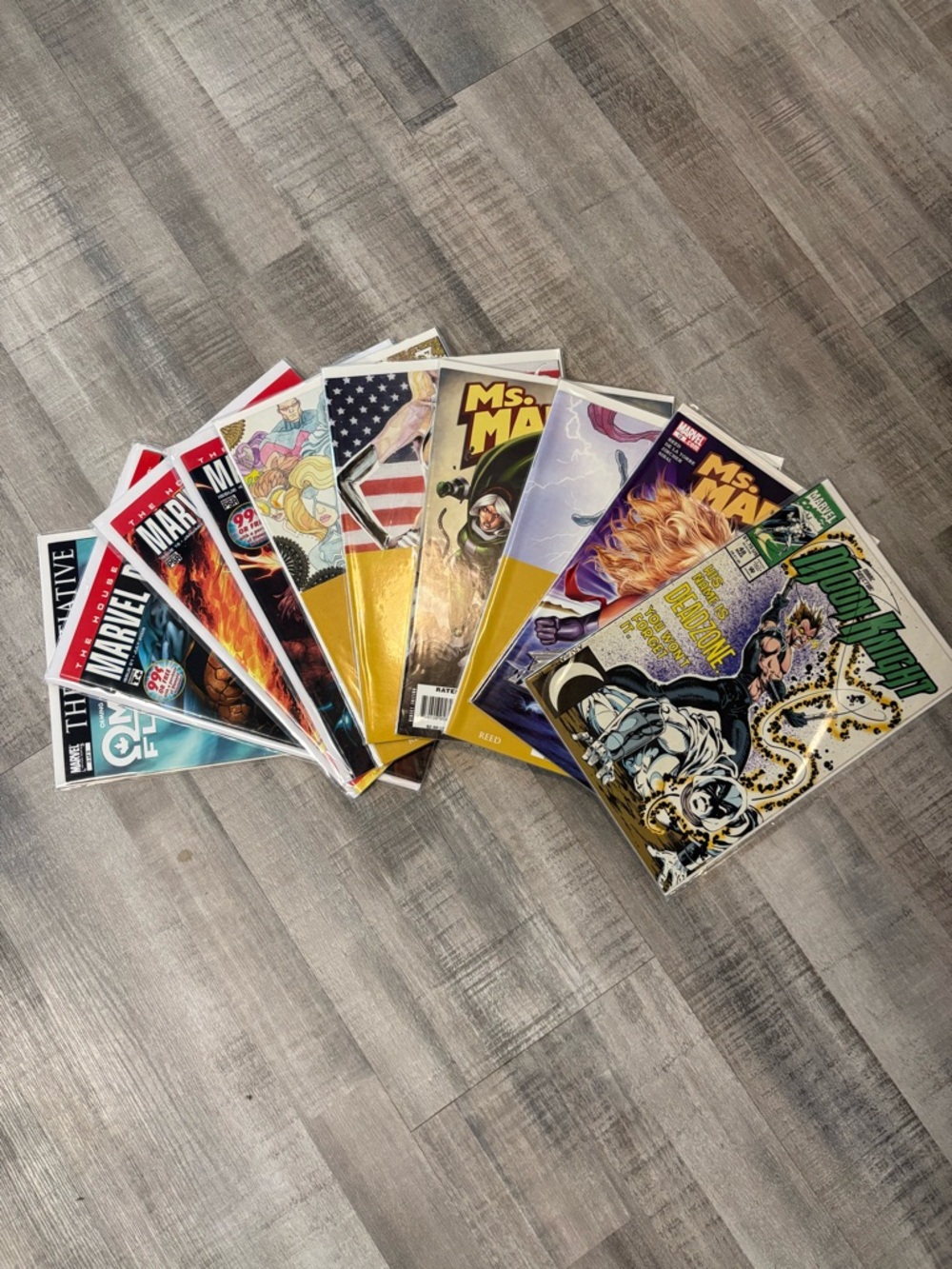 Mixed lot of 10 Marvel Comics Books